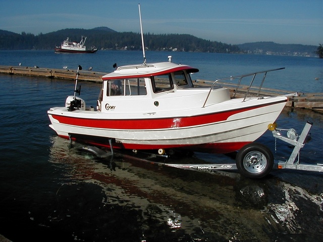 Les launching C-Fisher for first run at Cornet Bay