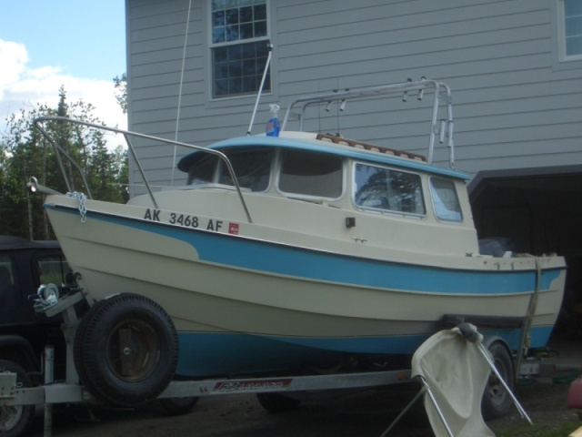 (catdogcat) New arch mounted on the boat.