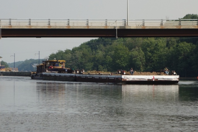 Syracuse barge and tug crew, the largest traffic we saw on the Oswego