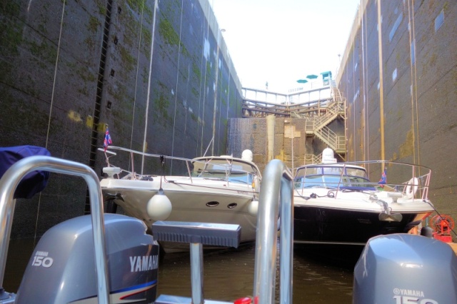 Massive Carillon Lock has a 200 ton guillotine door on the lower side...unique! 
 
https://www.pc.gc.ca/en/lhn-nhs/qc/canalcarillon/activ/navigation/eclusage-lockage