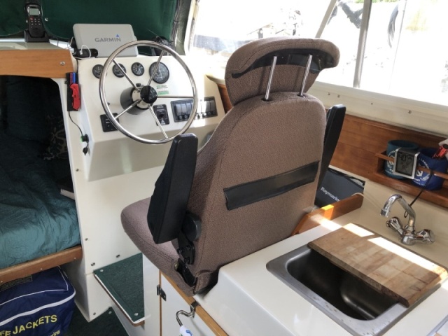 Helm Seat2