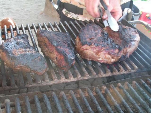 Monday nite tri-tip action.