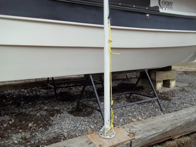 4/09/2011  Starboard view of lateral support(steel sawhorse) 