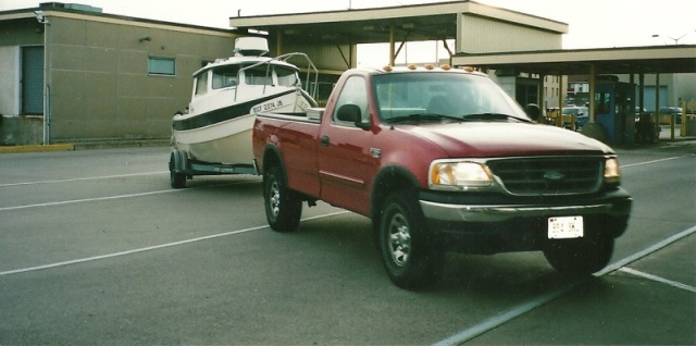 1985 22 foot Classic Angler arriving at Canadian  Customs Oct.9/09