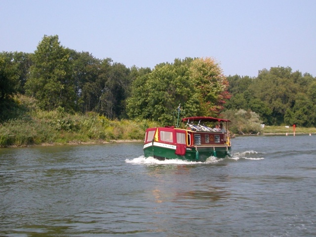 (CTYankee)Charter Canal Barge 