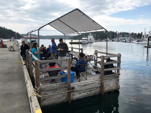 Breakfast on the end of H Dock