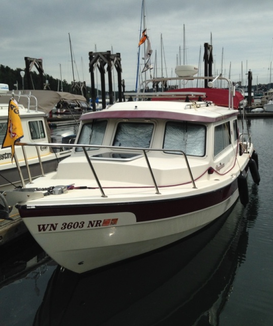 Daydream with AGLCA Gold Burgee on Bow