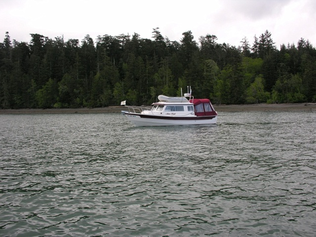 Lopez 07 Waiting for the fleet in Cornet Bay !