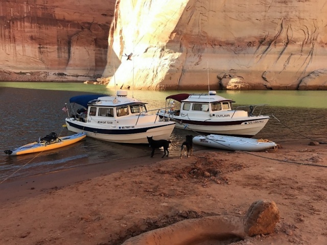 Midnight Flyer and Outlier in Moki Canyon