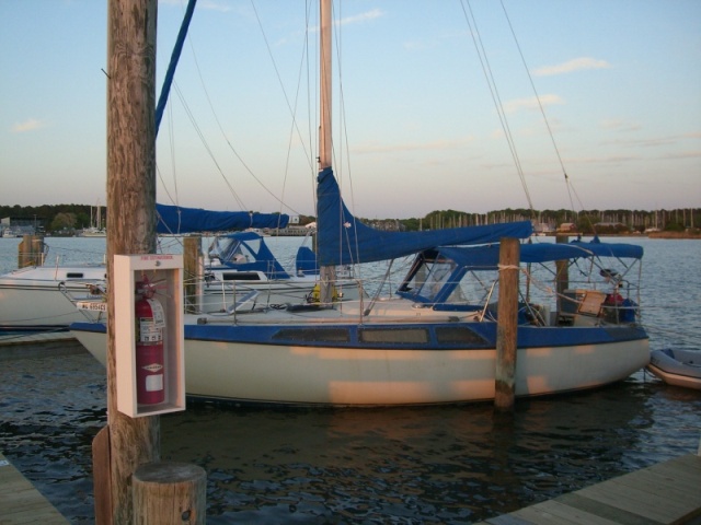 My OLd 32\' Sailboat on the way from NC to NY harbor 2005