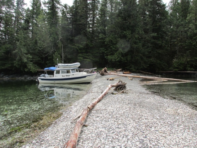 Islet on northern tip of Fin Island west of Curlew Bay (Cridge Passage)