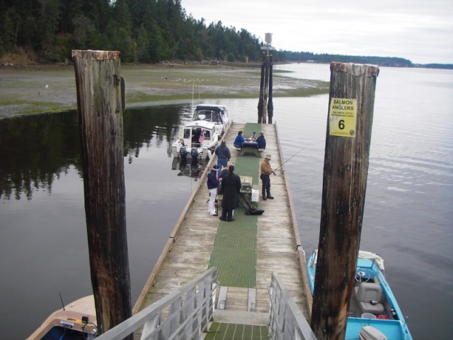 Shows the shallow point about 40-50 feet off the end of the dock.  Best approach, come in perpendicular to the dock, within the 40ft space and do a 90 to port, paralleling the dock. 