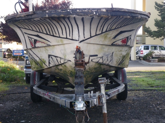 Free style paint job, looks free hand too.  Still a commercial crabber.  Seen in Port Townsend.