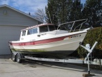 1988 22ft cruiser.  Rescued 3/1/10.  Boat was trailered twice.  Once to put in water in 1988 -- once to bring home for new primary boat 3/1/10.