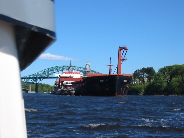 (Moxieabs) Tugs hard at work with tanker on the Piscataqua River 5/30/04