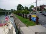 P1000471 Plenty of space at the wall at Seneca Falls