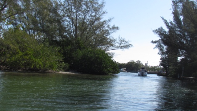 Waiting for our turn to pull the boat and head back across Alligator Alley to Key Largo