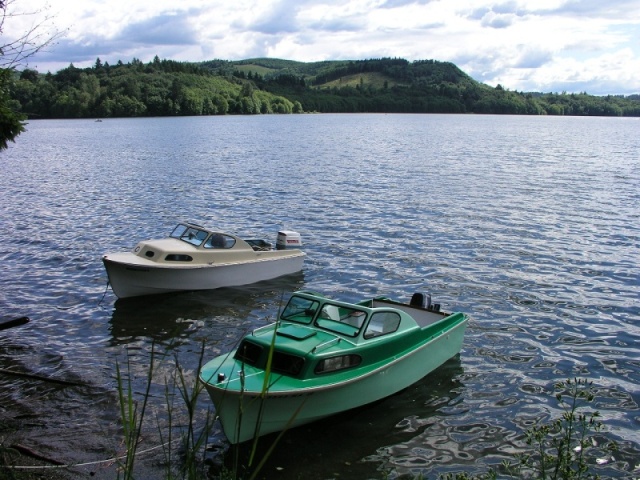 Boat #8 (2004-2008): 1956 Bell Boy 16' Express Cruiser with Marty's 1955 Bell Boy Express at Lake Mayfield. 