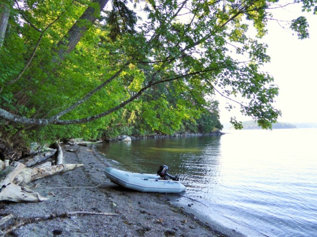 Dinghy on beach at Hope Island May 30, 2015