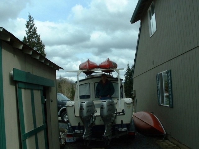 (B~C) yakrak,  scrapped my wood roof rack for a modified Thule rack I found in the shed