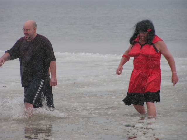 Kiwanis Polar Bear Plunge 2008
Temp Mid 20's with water at 33