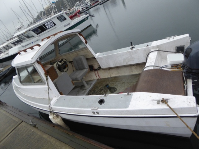 16 Angler in Friday Harbor Dec. 2016 - note the oar locks.