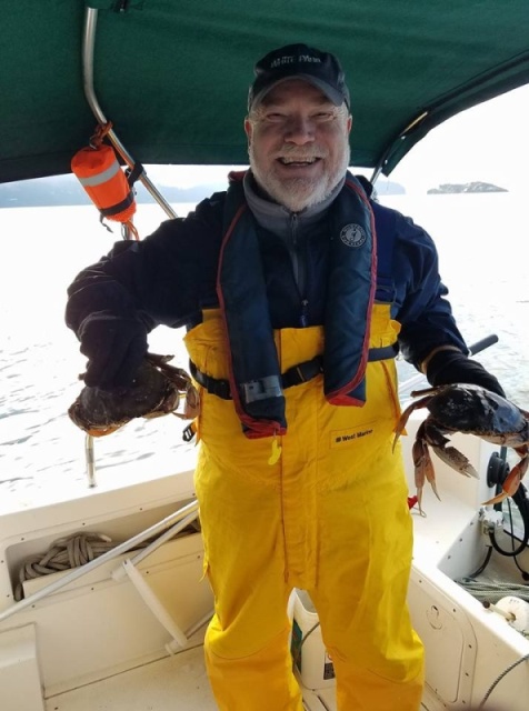 Winter crabbing on Chuckanut Bay, Bellingham