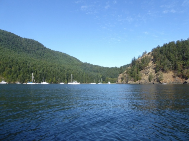 Quick peek at Eagle Harbor. That innermost buoy is available Again!