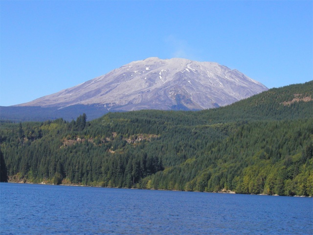 Mount Saint Helens letting off a little steam