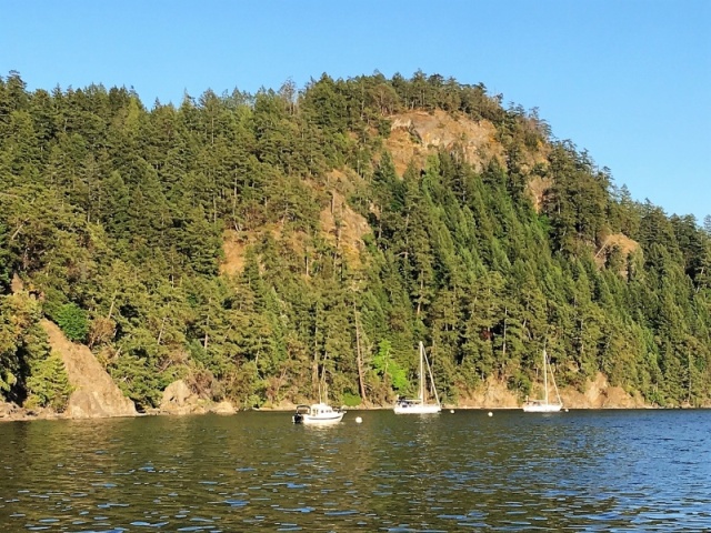 Just another view on the mooring ball in Bedwell Harbor