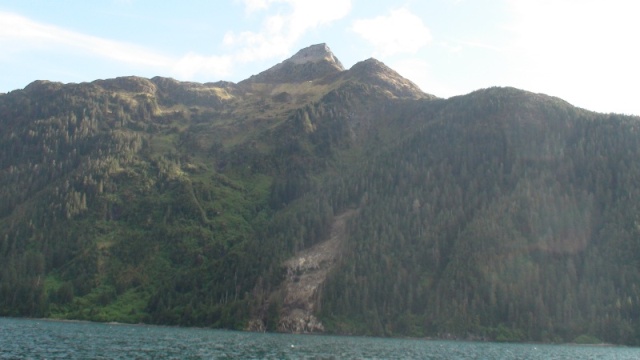Large landslide Slocum Arm, Khaz Bay