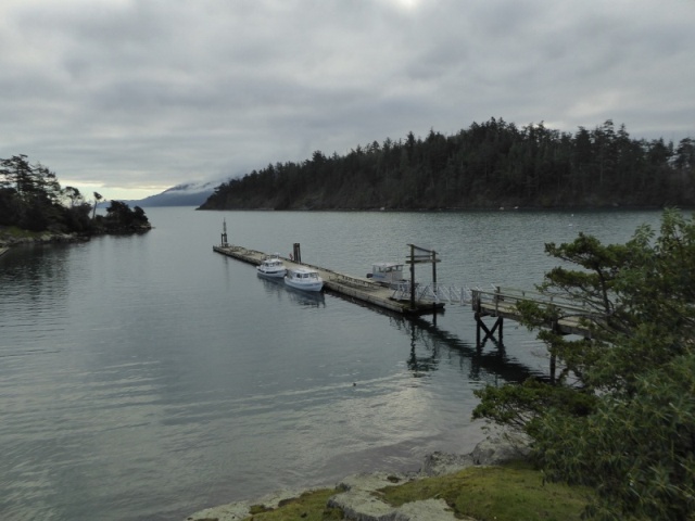 Shortly after I arrived, another C-Brat also arrived, Roger on Missy, and his daughter. The other boat is the park ranger's