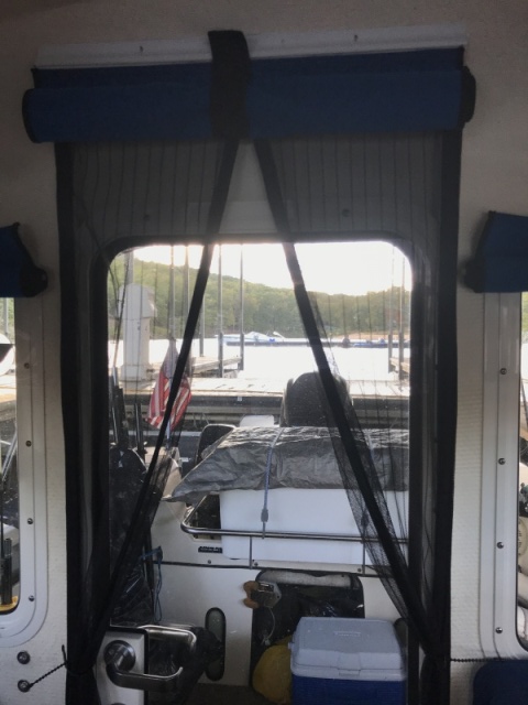 Boat cabin door screen