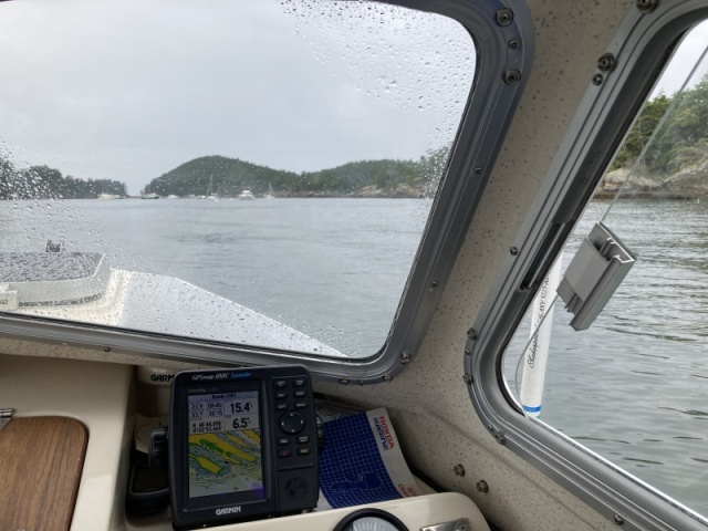 Poking into Fossil Bay around 8:30 AM. Docks and buoys are about 80% full during the park overnight closure hmm, did everyone arrive before me? I didnt pass a single boat on my way. 