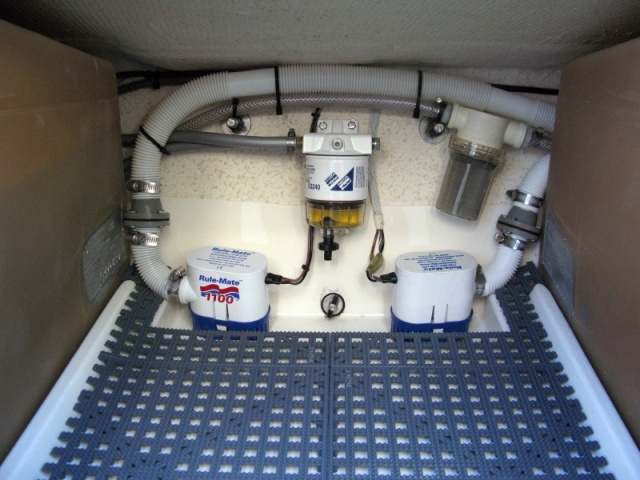 bilge - 2 fully independent bilge pumps, Racor fuel filter, strainer for washdown pump