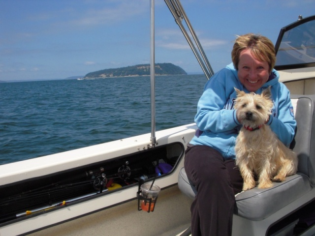 Connie and Ozzy, Crabbing off Hat Island