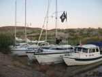 At Lake Mead met some folks on the dock doing a macgregor weekend, they invited me to join them as they liked the boat so much.  Nice folks turned out they like me too!