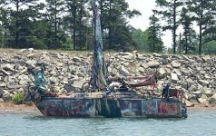 hippie_boat.jpg