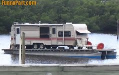 FunnyPart-com-redneck_house_boat.jpg