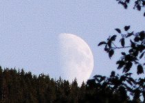Artsy_Moon_Upper_Priest_River_8_22_07.sized.jpg