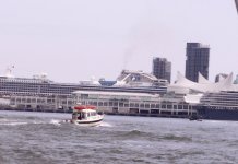 kes_Passing_Vancouver_Cruise_Terminal_6_6_09_Sized.jpg