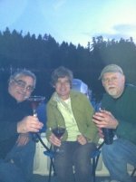 tacy_and_Jan_Sundowners_at_Andrews_Bay_2_5_1.sized.jpg tacy_and_Jan_Sundowners_at_Andrews_Bay_2_5_1.sized.jpg
