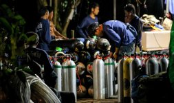Thai-cave-rescue-Divers-oxygen-1410617.jpg