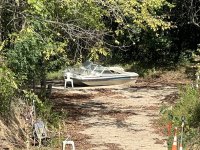 200BoatonGround.jpg 200BoatonGround.jpg