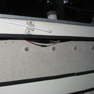 019 19
Starboard Cockpit storage with new bolts and washers.