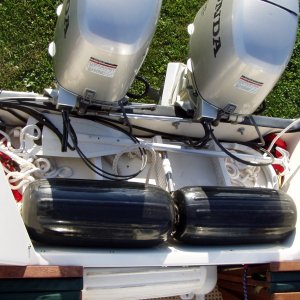 Using Transom for Storage: Ladder, Oar, 2 Fenders + Tie-downs, Rear Docklines