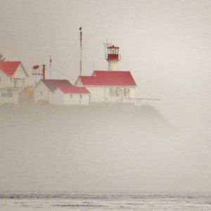 12.  Dec  Scarlet Point lighthouse, Balaklava Island