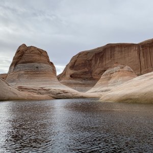 Low water around the knobs in Reflection Canyon