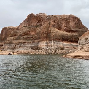 Water ends in Iceburg Canyon at the upper junction.