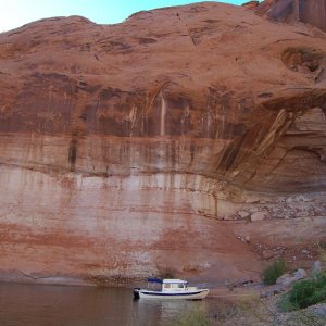 C-Swell on the beach in Reflection Canyon 9-24